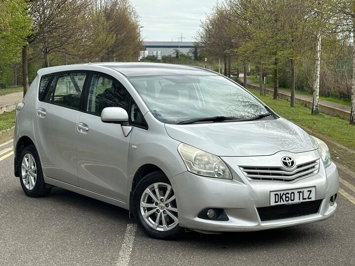 Toyota Verso 1.8 V-Matic TR Multidrive S Euro 4 5dr Toyota Verso 1.8 V-Matic TR Multidrive S Euro 4 5dr