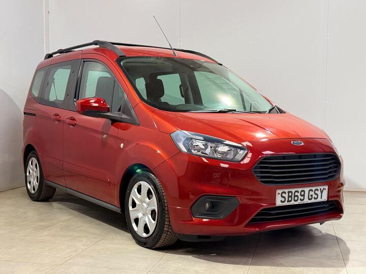 Ford Tourneo Courier 1.5 TDCi Zetec Euro 6 5dr Ford Tourneo Courier 1.5 TDCi Zetec Euro 6 5dr