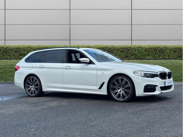 BMW 5 Series 3.0 530d M Sport Touring Auto XDrive Euro 6 (s/s) 5dr BMW 5 Series 3.0 530d M Sport Touring Auto XDrive Euro 6 (s/s) 5dr