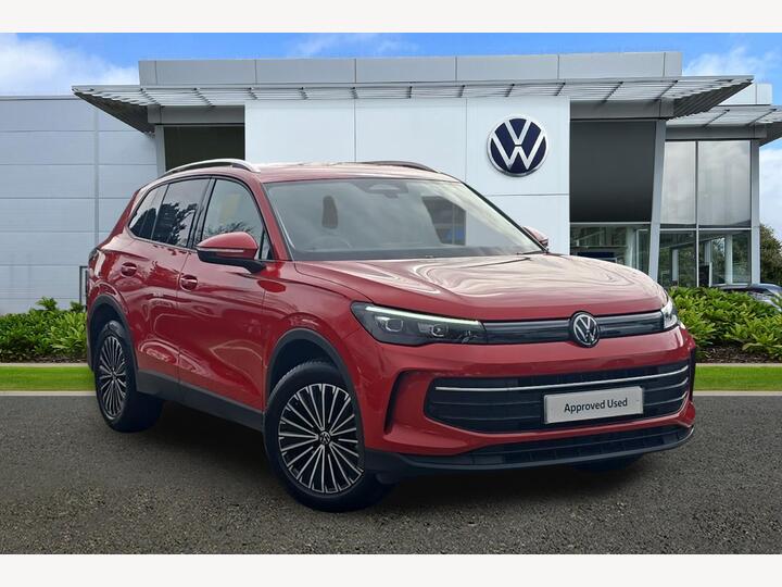 Volkswagen Tiguan 1.5 ETSI MHEV Match DSG Euro 6 (s/s) 5dr Volkswagen Tiguan 1.5 ETSI MHEV Match DSG Euro 6 (s/s) 5dr