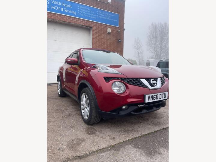 Nissan Juke 1.6 N-Connecta XTRON Euro 6 5dr