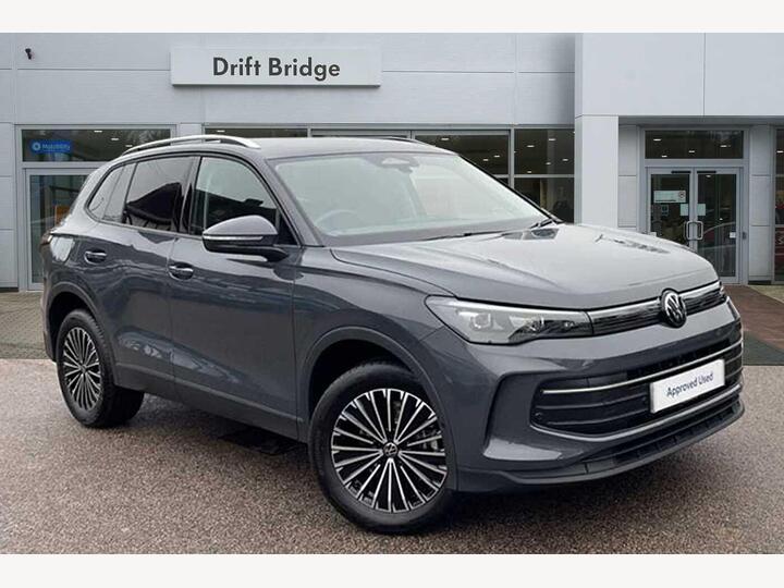 Volkswagen Tiguan 1.5 TSI EHybrid 19.7kWh Match DSG Euro 6 (s/s) 5dr Volkswagen Tiguan 1.5 TSI EHybrid 19.7kWh Match DSG Euro 6 (s/s) 5dr