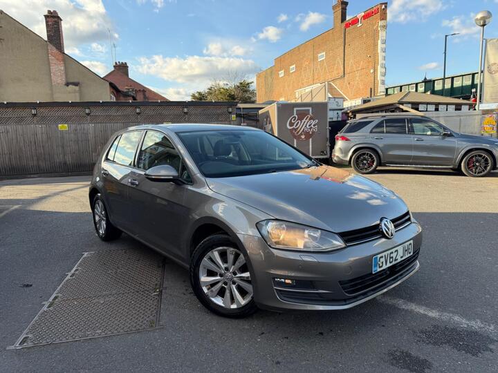 Volkswagen Golf 1.4 TSI BlueMotion Tech SE DSG Euro 5 (s/s) 5dr Volkswagen Golf 1.4 TSI BlueMotion Tech SE DSG Euro 5 (s/s) 5dr