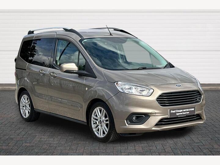 Ford TOURNEO COURIER 1.0 EcoBoost Titanium Euro 6 5dr