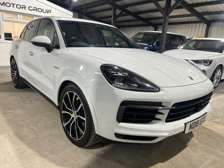 Porsche Cayenne 3.0 V6 E-Hybrid 14kWh TiptronicS 4WD Euro 6 (s/s) 5dr