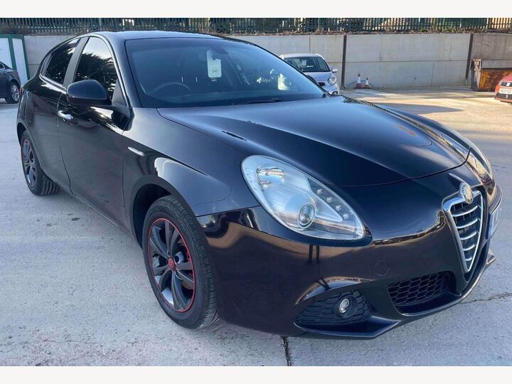 Alfa Romeo Giulietta 1.4 TB Lusso Euro 5 (s/s) 5dr Alfa Romeo Giulietta 1.4 TB Lusso Euro 5 (s/s) 5dr