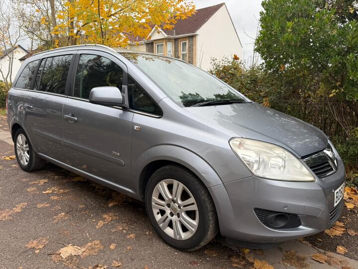 Vauxhall Zafira 1.6 16V Design Euro 5 5dr Vauxhall Zafira 1.6 16V Design Euro 5 5dr