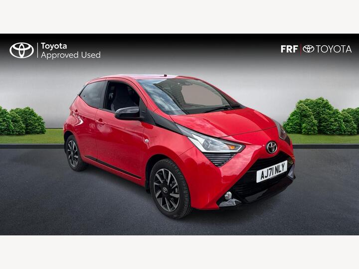 Toyota AYGO 1.0 VVT-i X-trend X-shift Euro 6 5dr (Safety Sense) Toyota AYGO 1.0 VVT-i X-trend X-shift Euro 6 5dr (Safety Sense)