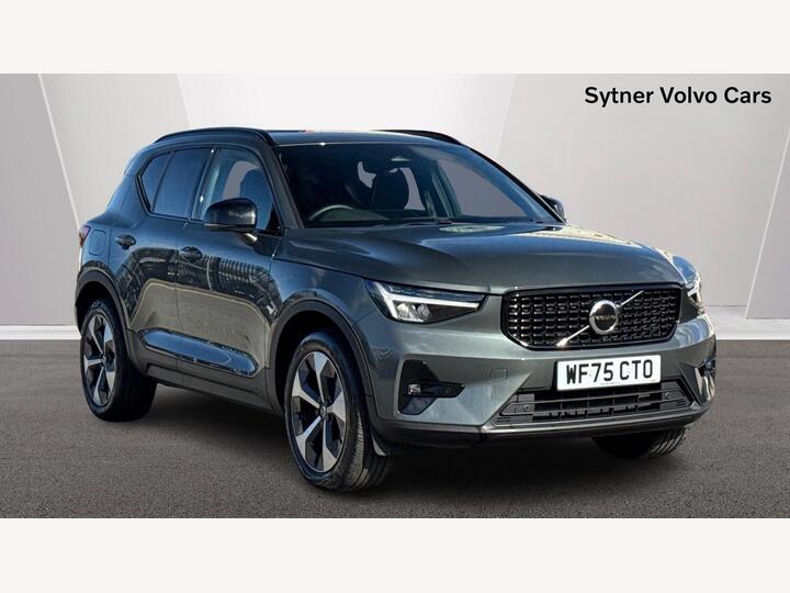 Volvo XC40 2.0 B4 MHEV Plus Dark DCT Auto Euro 6 (s/s) 5dr