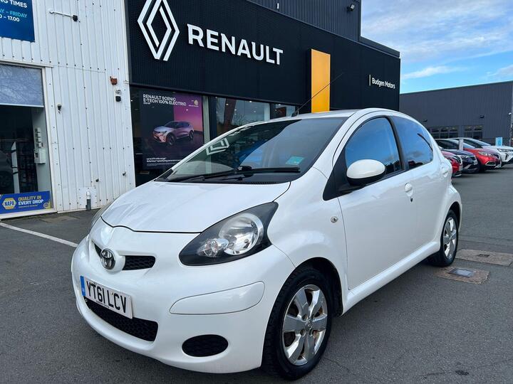 Toyota AYGO 1.0 VVT-i Go Euro 5 5dr Toyota AYGO 1.0 VVT-i Go Euro 5 5dr