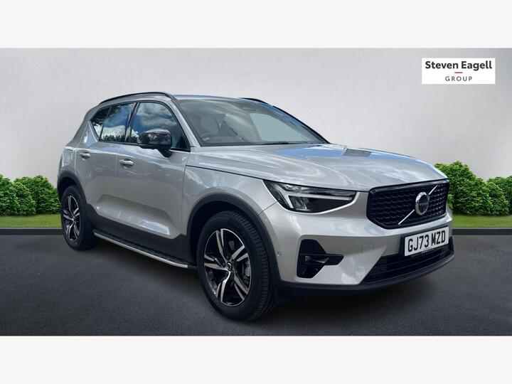 Volvo XC40 2.0 B3 MHEV Plus Dark DCT Auto Euro 6 (s/s) 5dr
