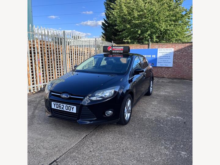 Ford Focus 1.0T EcoBoost Zetec Euro 5 (s/s) 5dr