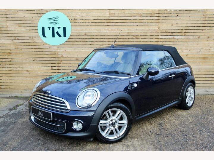 MINI CONVERTIBLE 2.0 Cooper D Auto Euro 5 2dr