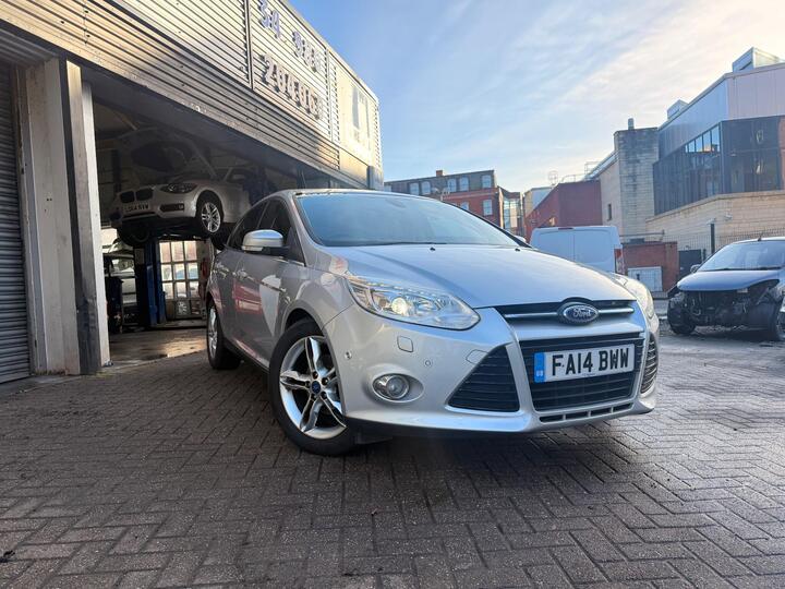 Ford Focus 1.0T EcoBoost Titanium X Euro 5 (s/s) 5dr