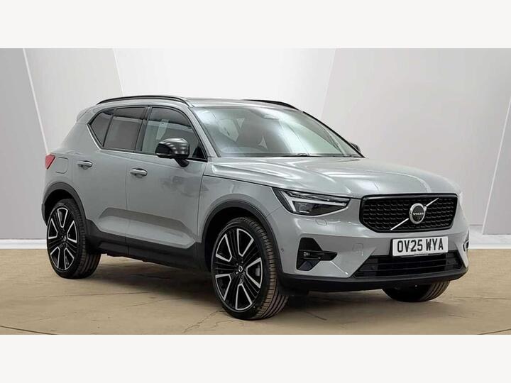 Volvo XC40 2.0 B3 MHEV Ultra Dark DCT Auto Euro 6 (s/s) 5dr