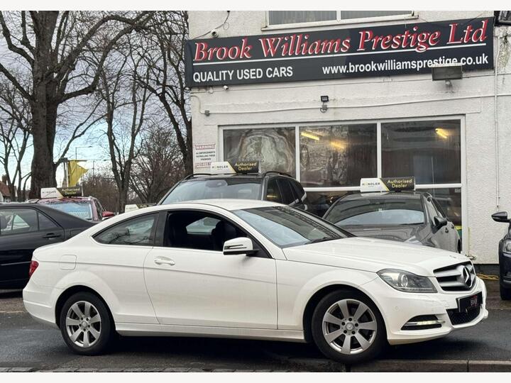 Mercedes-Benz C-CLASS 2.1 C220 CDI BlueEfficiency Executive SE G-Tronic+ Euro 5 (s/s) 2dr