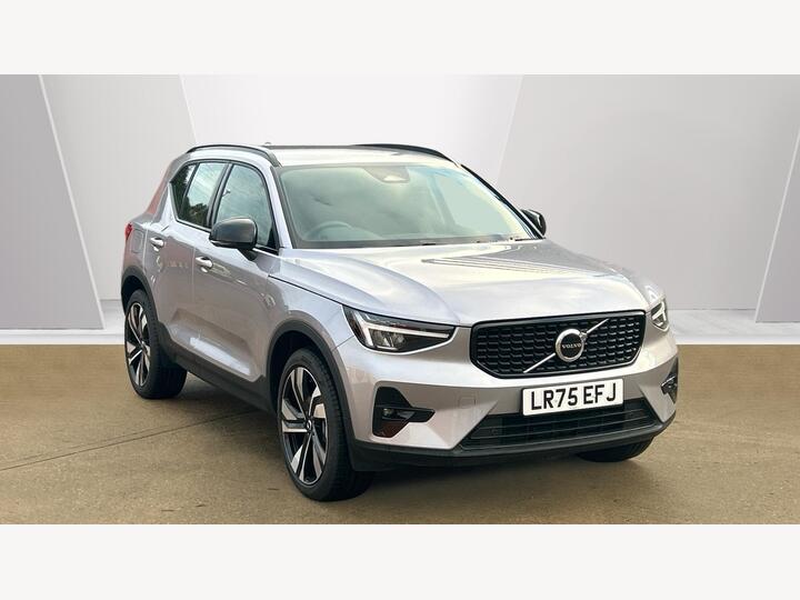 Volvo XC40 2.0 B4 MHEV Plus Dark DCT Auto Euro 6 (s/s) 5dr