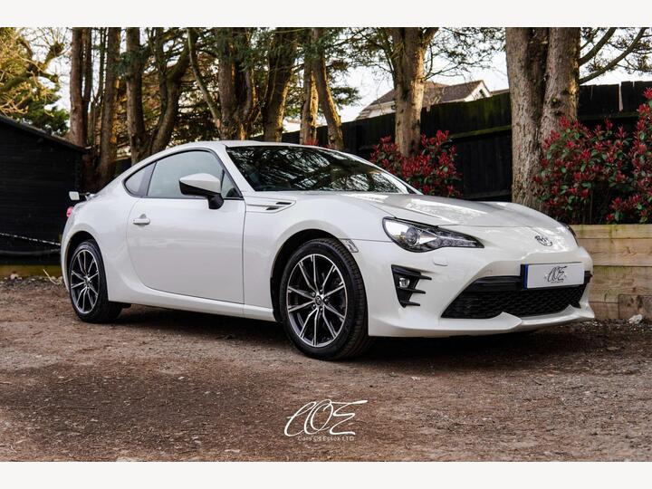 Toyota GT86 2.0 Boxer D-4S Pro Euro 6 2dr