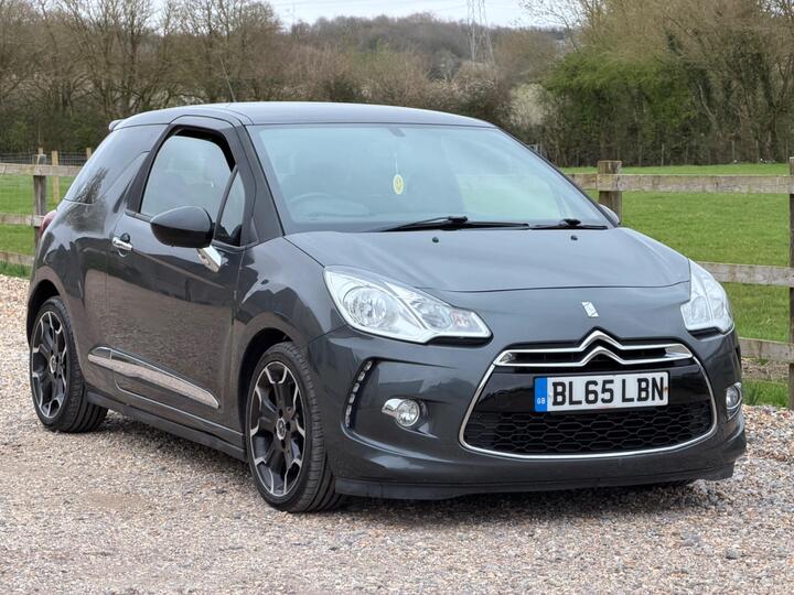 DS AUTOMOBILES DS 3 1.6 BlueHDi DStyle Euro 6 (s/s) 3dr DS AUTOMOBILES DS 3 1.6 BlueHDi DStyle Euro 6 (s/s) 3dr