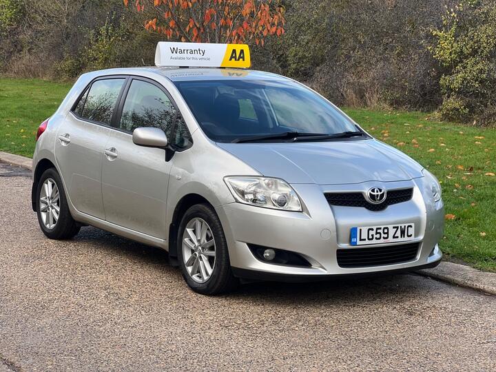Toyota Auris 1.6 V-Matic TR 5dr Toyota Auris 1.6 V-Matic TR 5dr