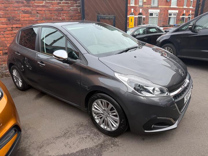 Peugeot 208 1.2 PureTech Signature Euro 6 (s/s) 5dr