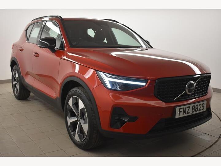 Volvo XC40 2.0 B4 MHEV Plus Dark DCT Auto Euro 6 (s/s) 5dr