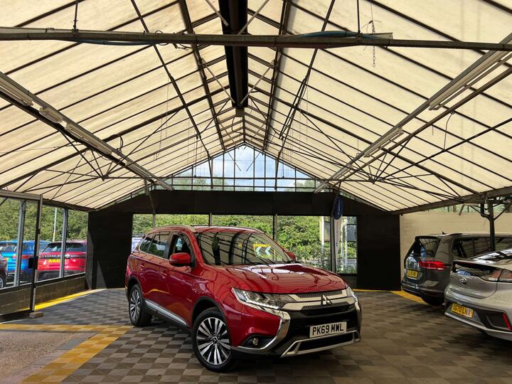 Mitsubishi OUTLANDER 2.0 MIVEC Exceed CVT 4WD Euro 6 (s/s) 5dr