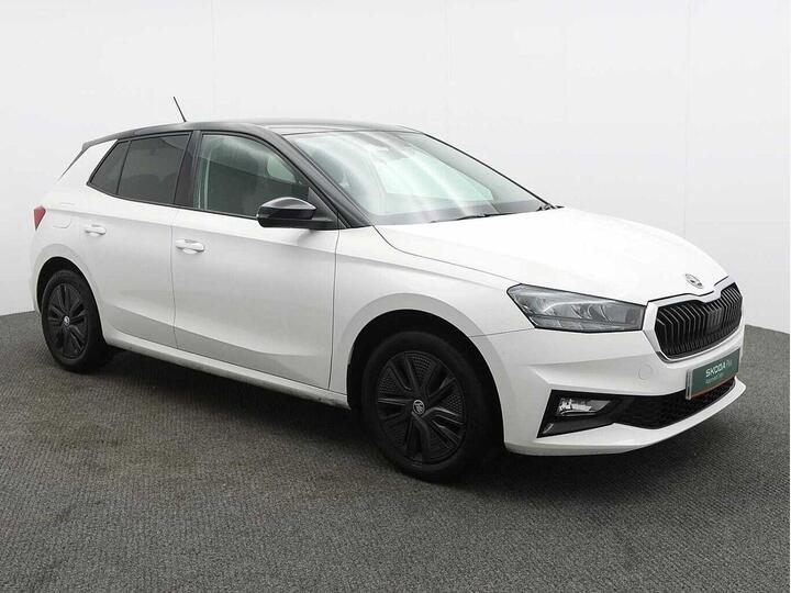 Skoda Fabia 1.0 MPI Colour Edition Euro 6 (s/s) 5dr Skoda Fabia 1.0 MPI Colour Edition Euro 6 (s/s) 5dr