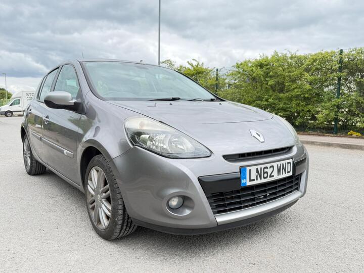 Renault Clio 1.5 DCi Dynamique TomTom Euro 5 5dr Renault Clio 1.5 DCi Dynamique TomTom Euro 5 5dr