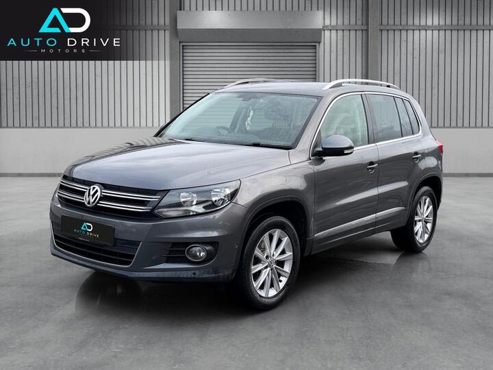 Volkswagen Tiguan 2.0 TDI BlueMotion Tech SE DSG 4WD Euro 5 (s/s) 5dr