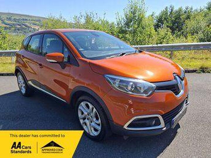 Renault CAPTUR 0.9 TCe ENERGY Dynamique MediaNav Euro 5 (s/s) 5dr Renault CAPTUR 0.9 TCe ENERGY Dynamique MediaNav Euro 5 (s/s) 5dr