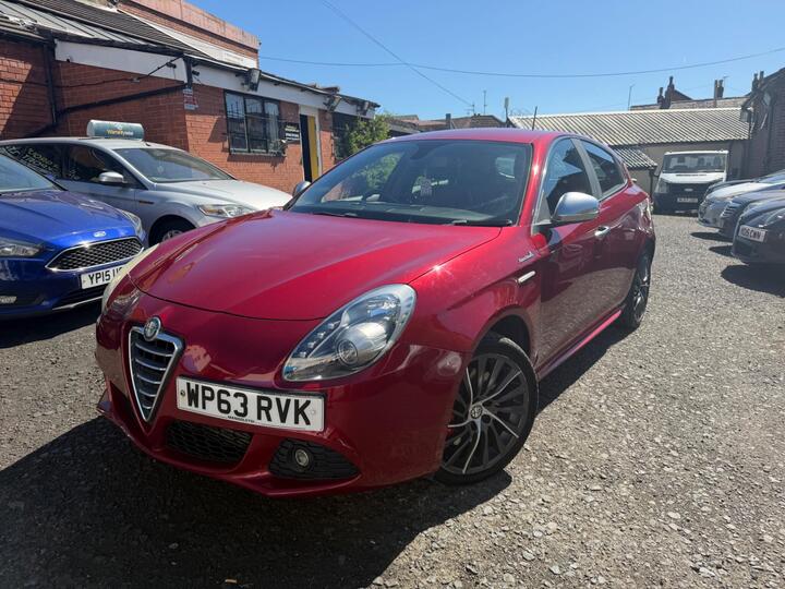 Alfa Romeo Giulietta 2.0 JTDM-2 Sportiva Euro 5 (s/s) 5dr