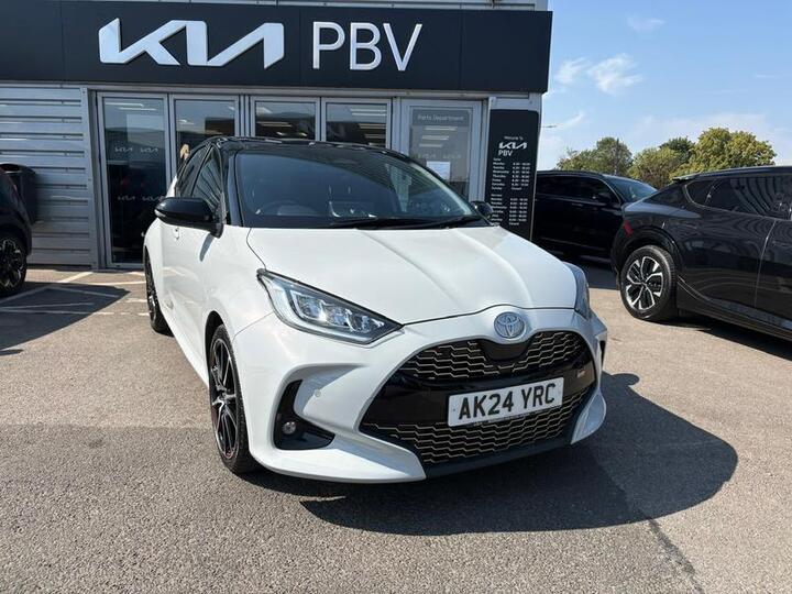 Toyota Yaris 1.5 VVT-h GR SPORT E-CVT Euro 6 (s/s) 5dr