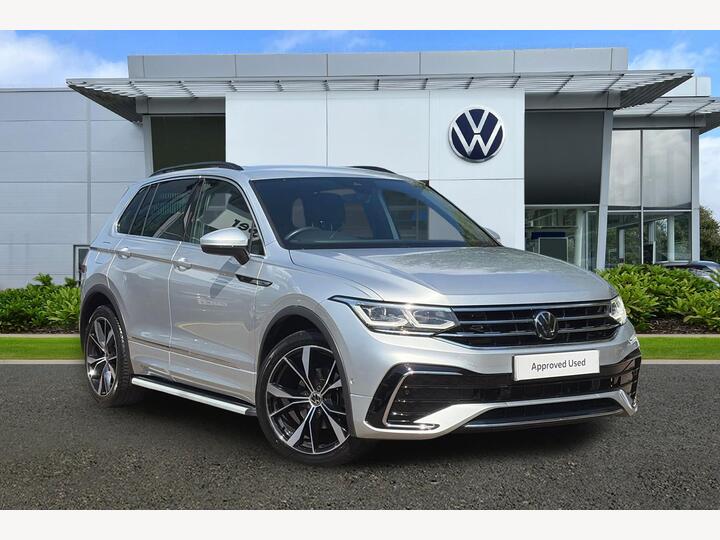 Volkswagen Tiguan 1.5 TSI R-Line DSG Euro 6 (s/s) 5dr Volkswagen Tiguan 1.5 TSI R-Line DSG Euro 6 (s/s) 5dr