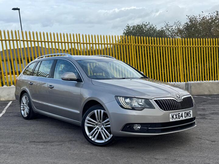 Skoda Superb 2.0 TDI Elegance 4WD Euro 5 (s/s) 5dr
