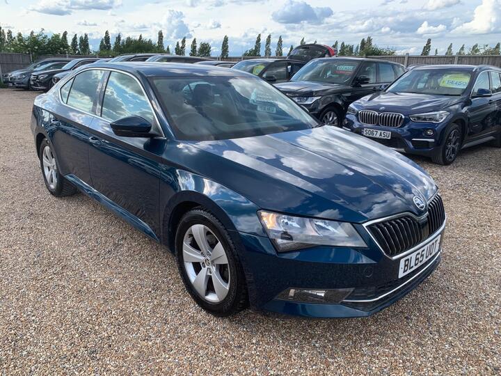 Skoda Superb 1.6 TDI SE Euro 6 (s/s) 5dr Skoda Superb 1.6 TDI SE Euro 6 (s/s) 5dr
