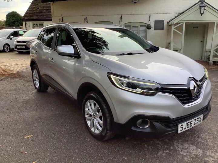 Renault Kadjar 1.2 TCe Dynamique Nav Euro 6 (s/s) 5dr Renault Kadjar 1.2 TCe Dynamique Nav Euro 6 (s/s) 5dr