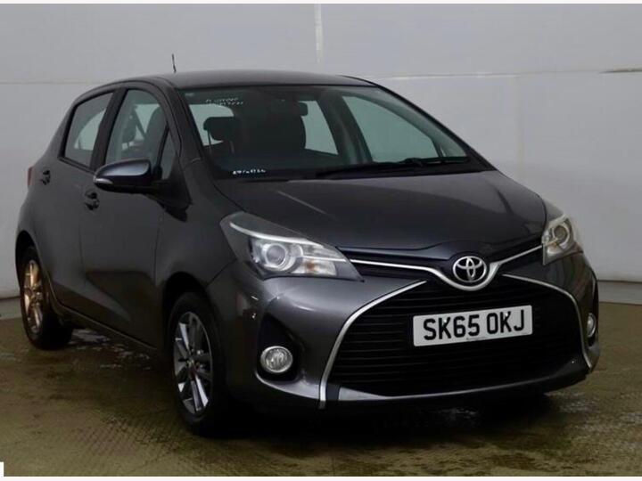 Toyota Yaris 1.33 Dual VVT-i Icon Euro 5 5dr Euro 5 Toyota Yaris 1.33 Dual VVT-i Icon Euro 5 5dr Euro 5