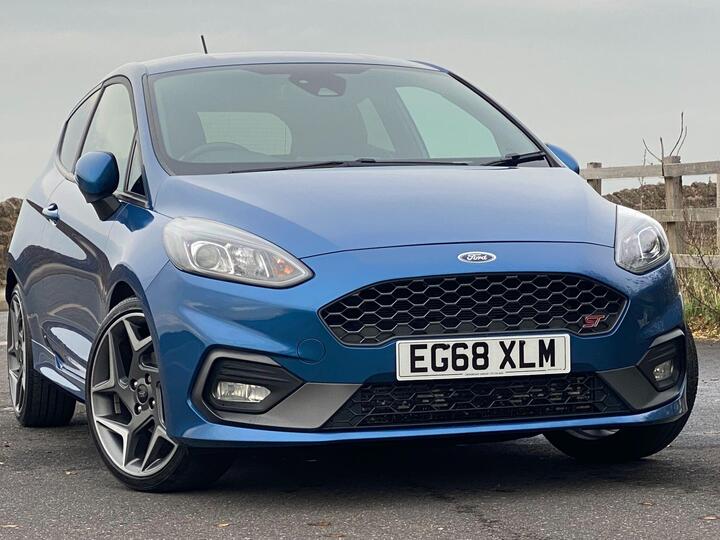 Ford Fiesta 1.5T EcoBoost ST-3 Euro 6 (s/s) 3dr Ford Fiesta 1.5T EcoBoost ST-3 Euro 6 (s/s) 3dr