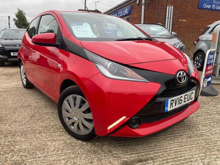 Toyota AYGO 1.0 VVT-i X-play X-shift Euro 6 5dr Toyota AYGO 1.0 VVT-i X-play X-shift Euro 6 5dr