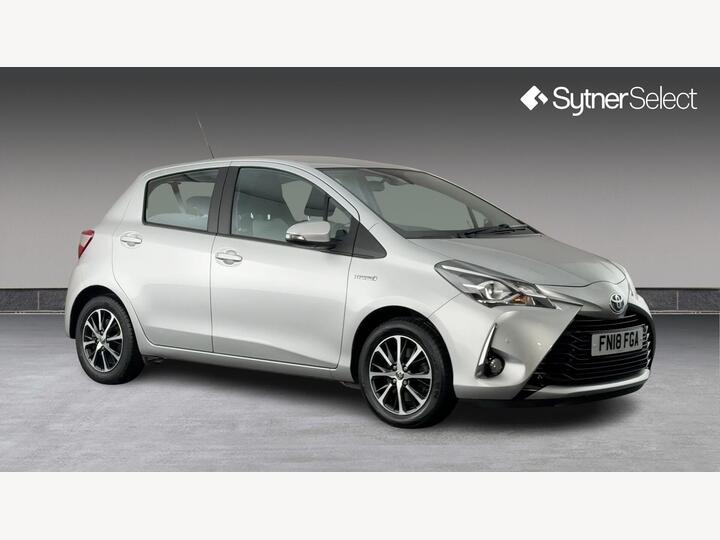 Toyota Yaris 1.5 VVT-h Icon Tech E-CVT Euro 6 (s/s) 5dr
