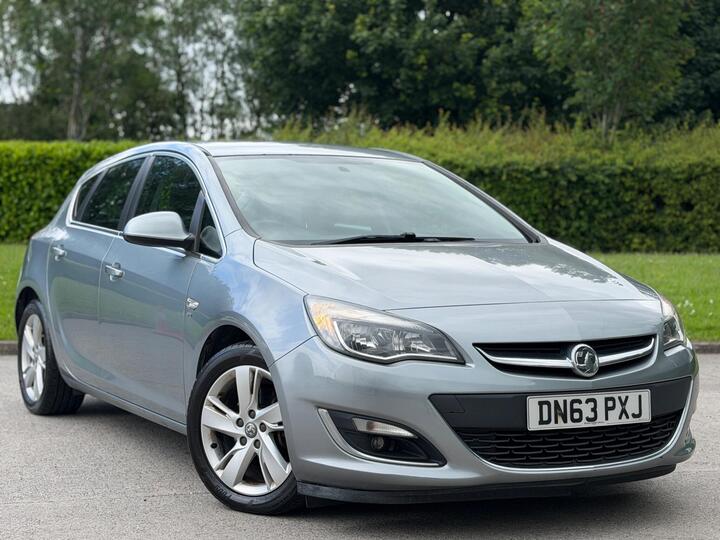 Vauxhall Astra 2.0 CDTi EcoFLEX SRi Euro 5 (s/s) 5dr