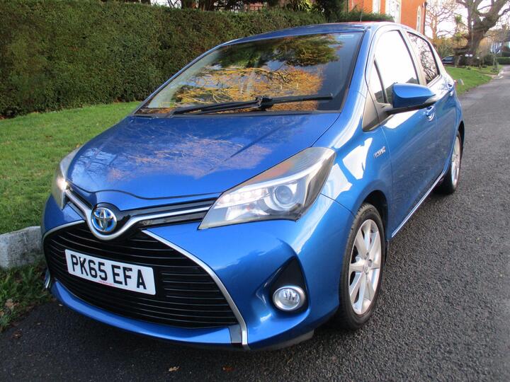 Toyota Yaris 1.5 VVT-h Sport E-CVT Euro 6 5dr