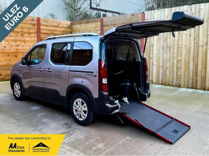 Peugeot RIFTER 4 Seat Auto Wheelchair Accessible Disabled Access Vehicle WAV