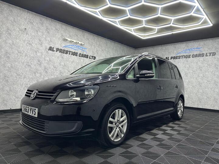 Volkswagen Touran 1.6 TDI BlueMotion Tech SE DSG Euro 5 (s/s) 5dr Volkswagen Touran 1.6 TDI BlueMotion Tech SE DSG Euro 5 (s/s) 5dr