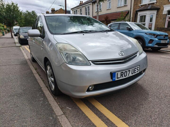 Toyota Prius 1.5 T Spirit CVT 5dr