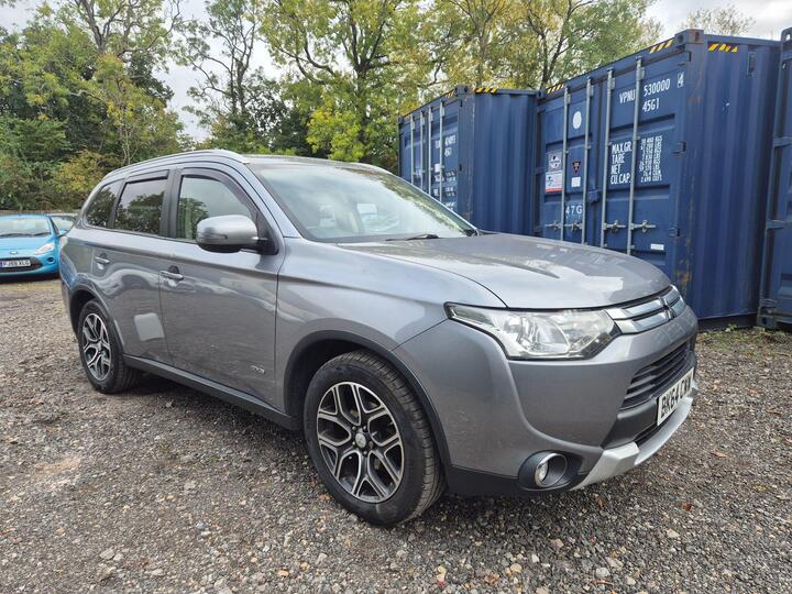 Mitsubishi Outlander 2.2 DI-D GX3 4WD Euro 5 (s/s) 5dr Mitsubishi Outlander 2.2 DI-D GX3 4WD Euro 5 (s/s) 5dr