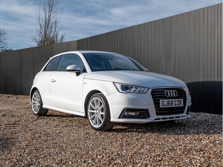 Audi A1 1.0 TFSI S Line S Tronic Euro 6 (s/s) 3dr (Nav)