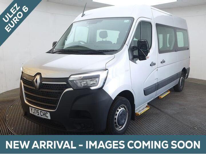 Renault MASTER MWB M/R 4 Seat Auto Wheelchair Accessible Disabled Access Vehicle WAV