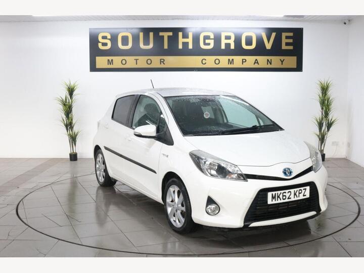 Toyota YARIS 1.5 VVT-h T Spirit CVT Euro 5 5dr Toyota YARIS 1.5 VVT-h T Spirit CVT Euro 5 5dr